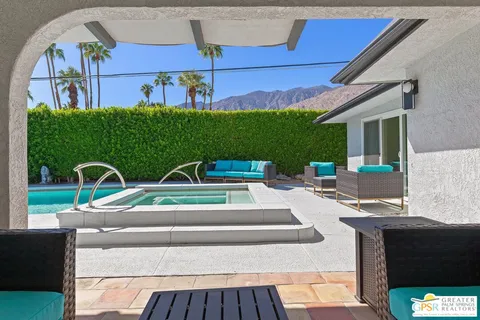 $1,750,000 | 1955 Yucca Place, Palm Springs, CA 92264