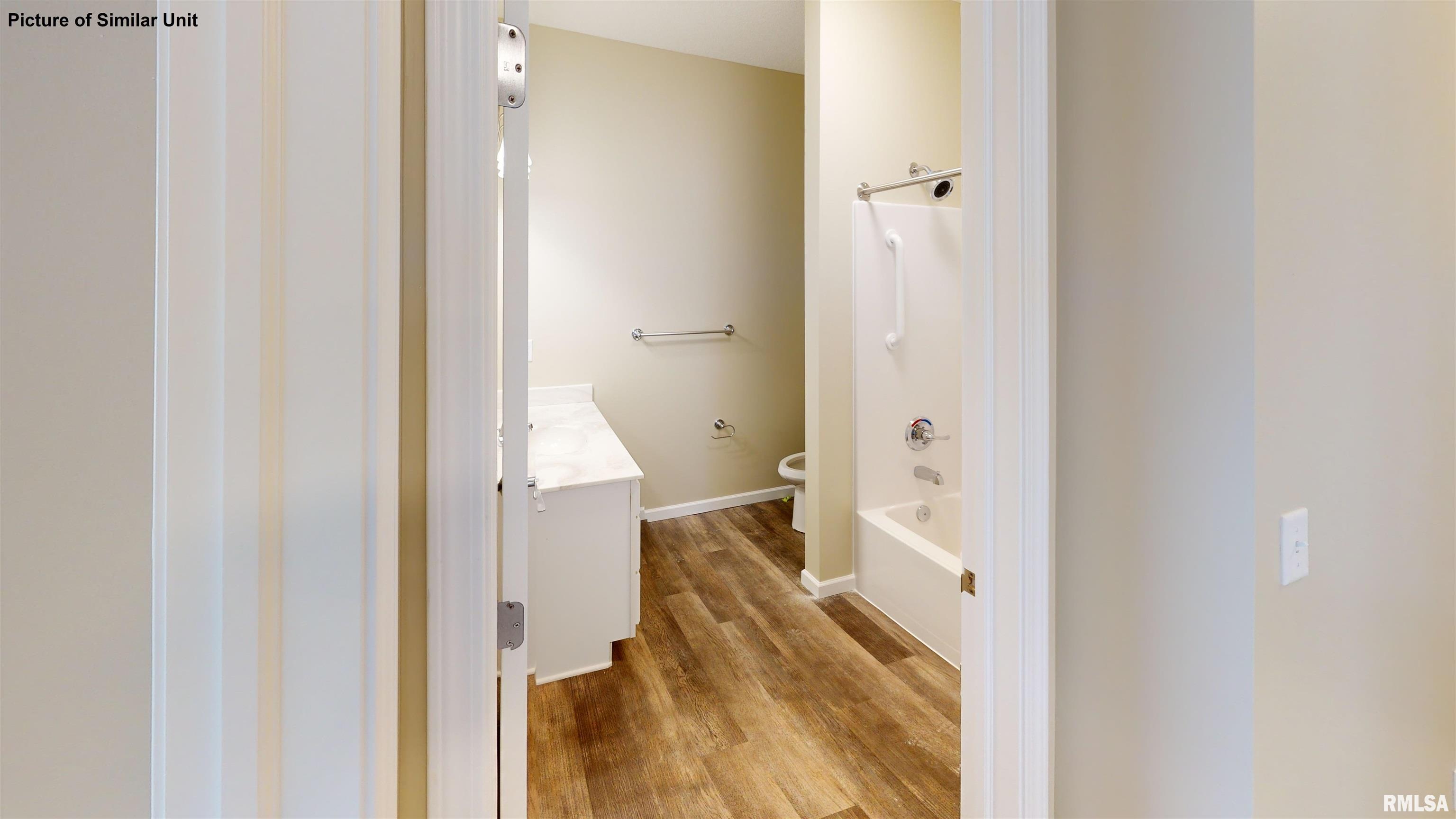 2592 Middle Road, Unit 121 Bettendorf, IA 52722 - Photo 4 of 12 Gallery Image 4