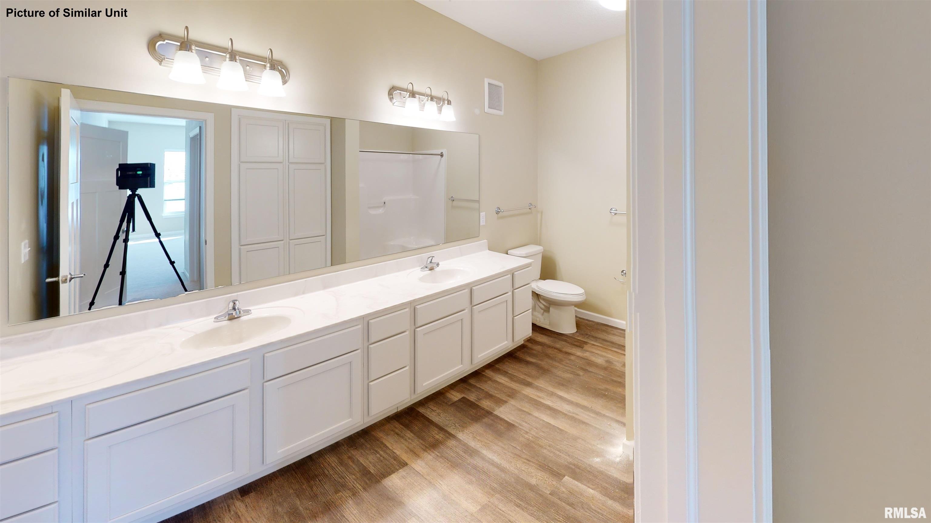 2592 Middle Road, Unit 121 Bettendorf, IA 52722 - Photo 5 of 12 Gallery Image 5