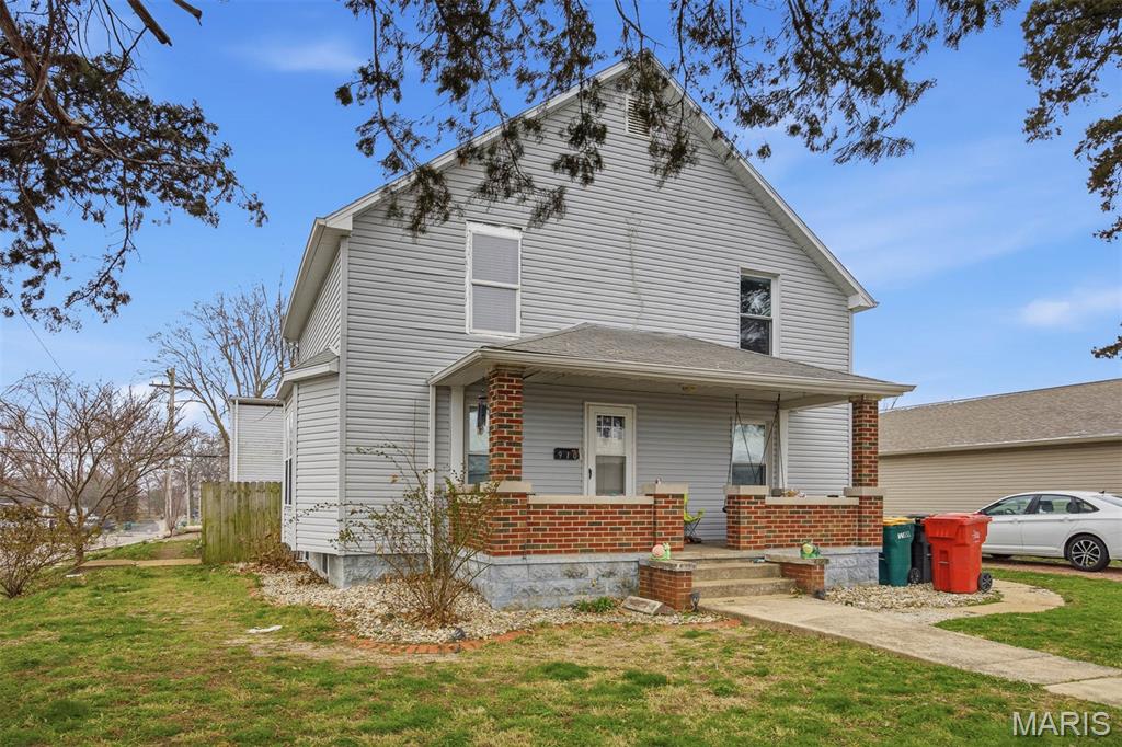 910 Methodist Street Carlyle, IL 62231 - Photo 2 of 37 Gallery Image 2