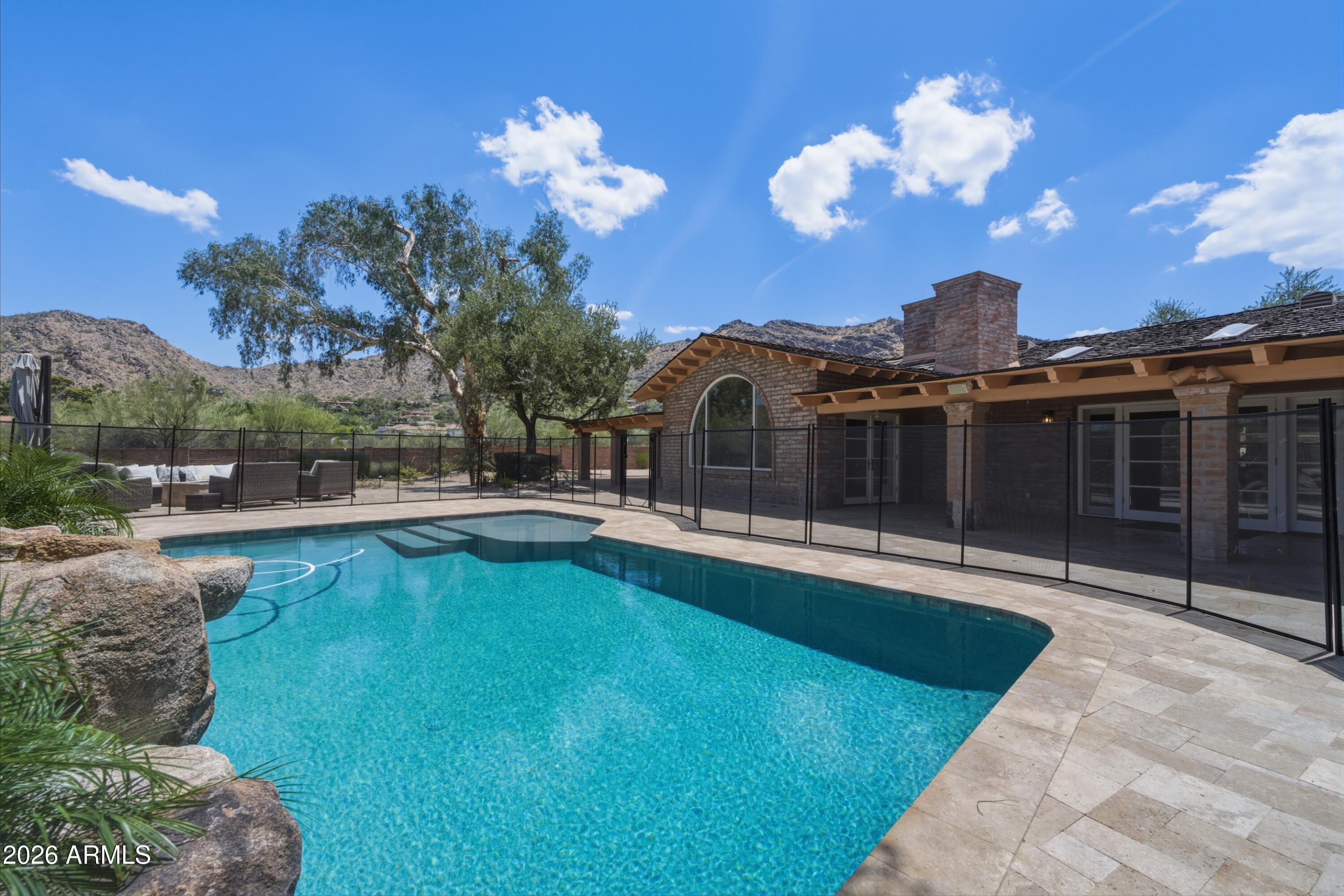 5136 East Roadrunner Road Paradise Valley, AZ 85253 - Photo 14 of 27 5136_E_Roadrunner_Rd_055