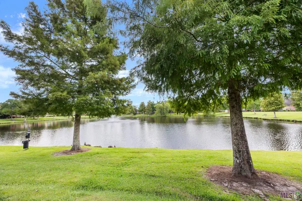 $186,500 | 809 Summer Breeze Drive, Unit 1405, Baton Rouge, LA 70810