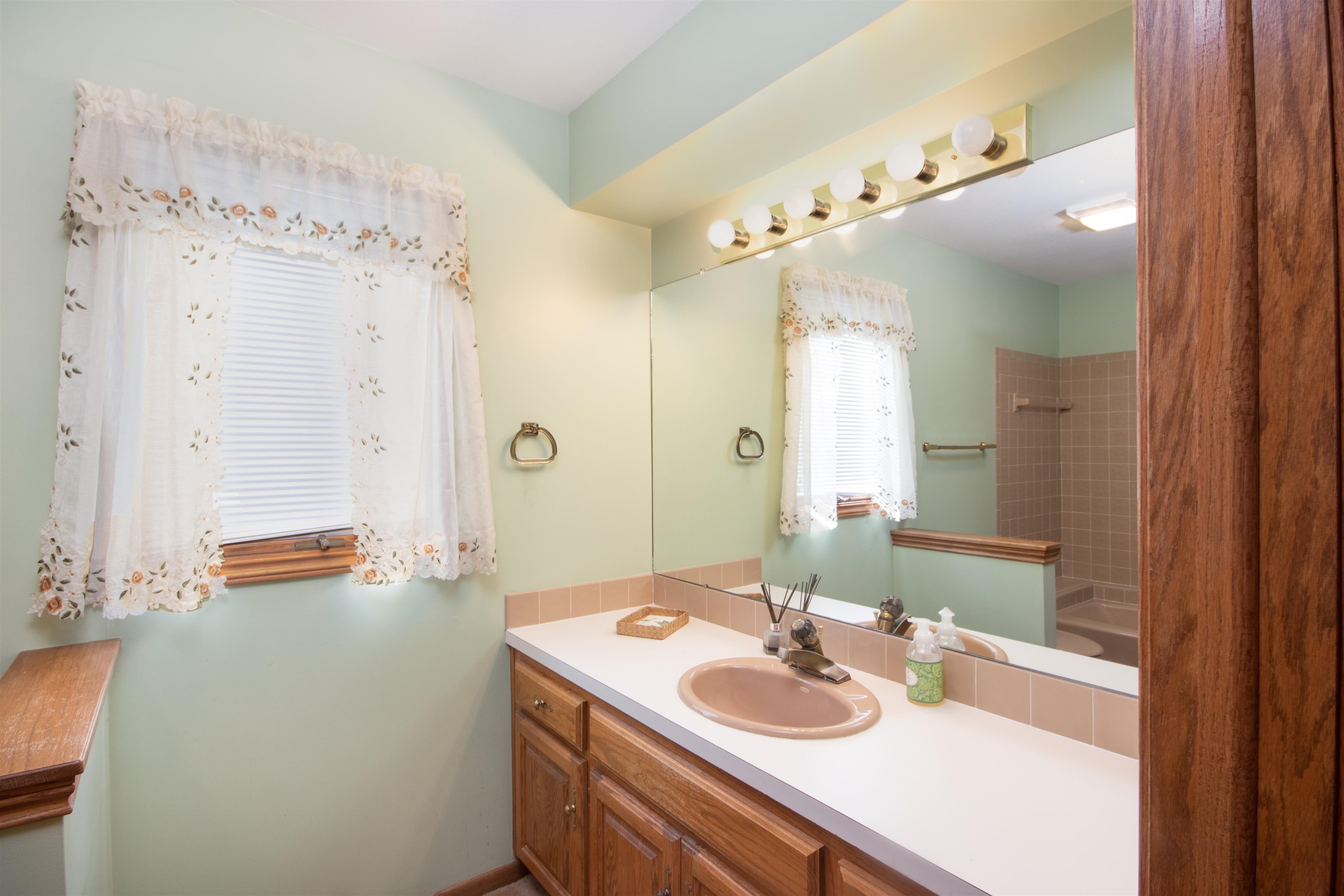 909 North Maize Road Wichita, KS 67212 - Photo 23 of 36