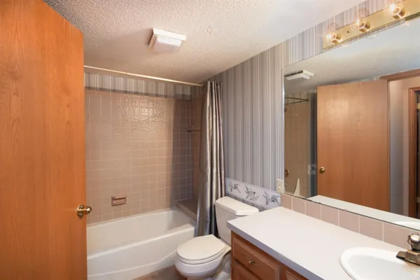 $285,000 | 909 North Maize Road, Wichita, KS 67212