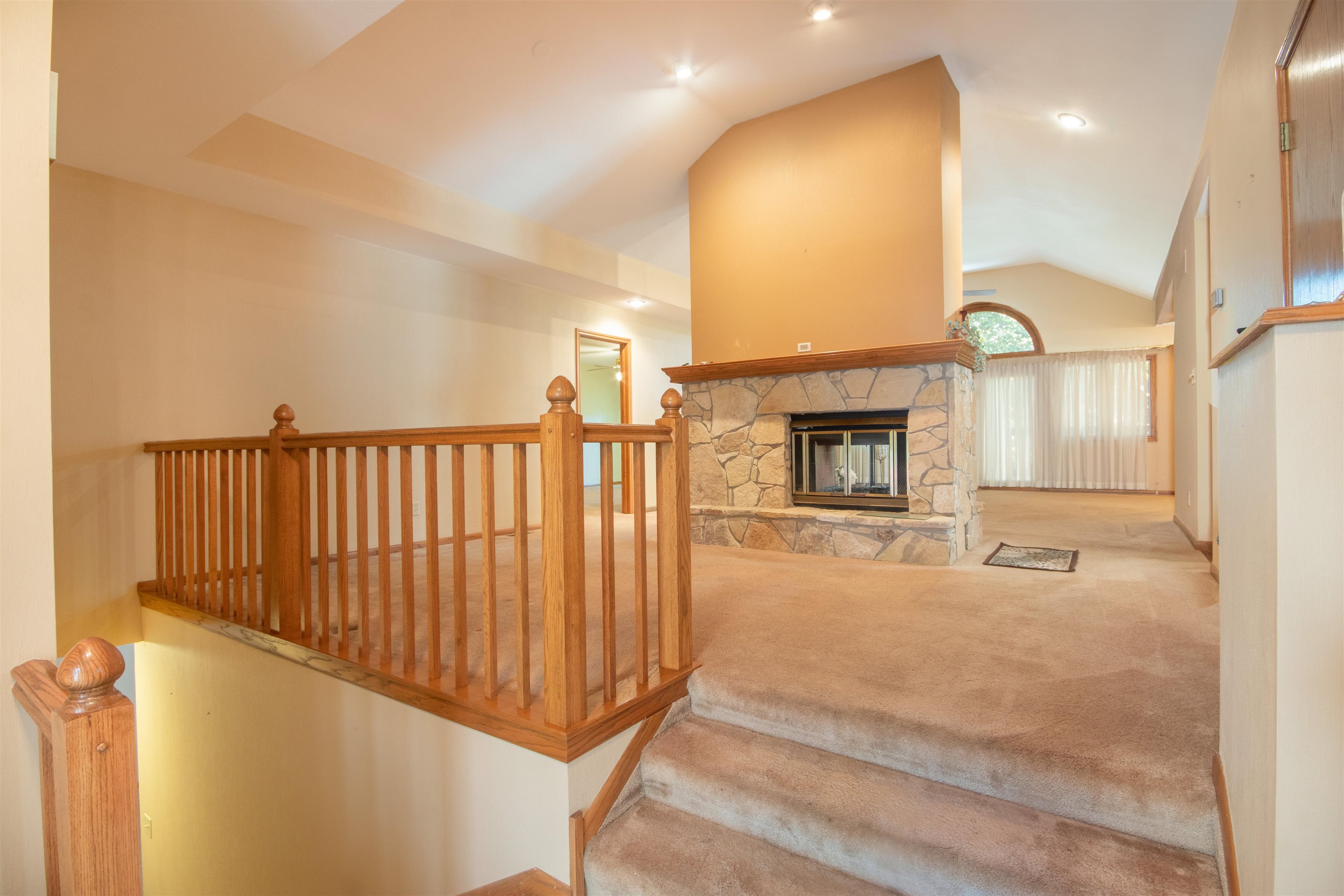 909 North Maize Road Wichita, KS 67212 - Photo 4 of 36