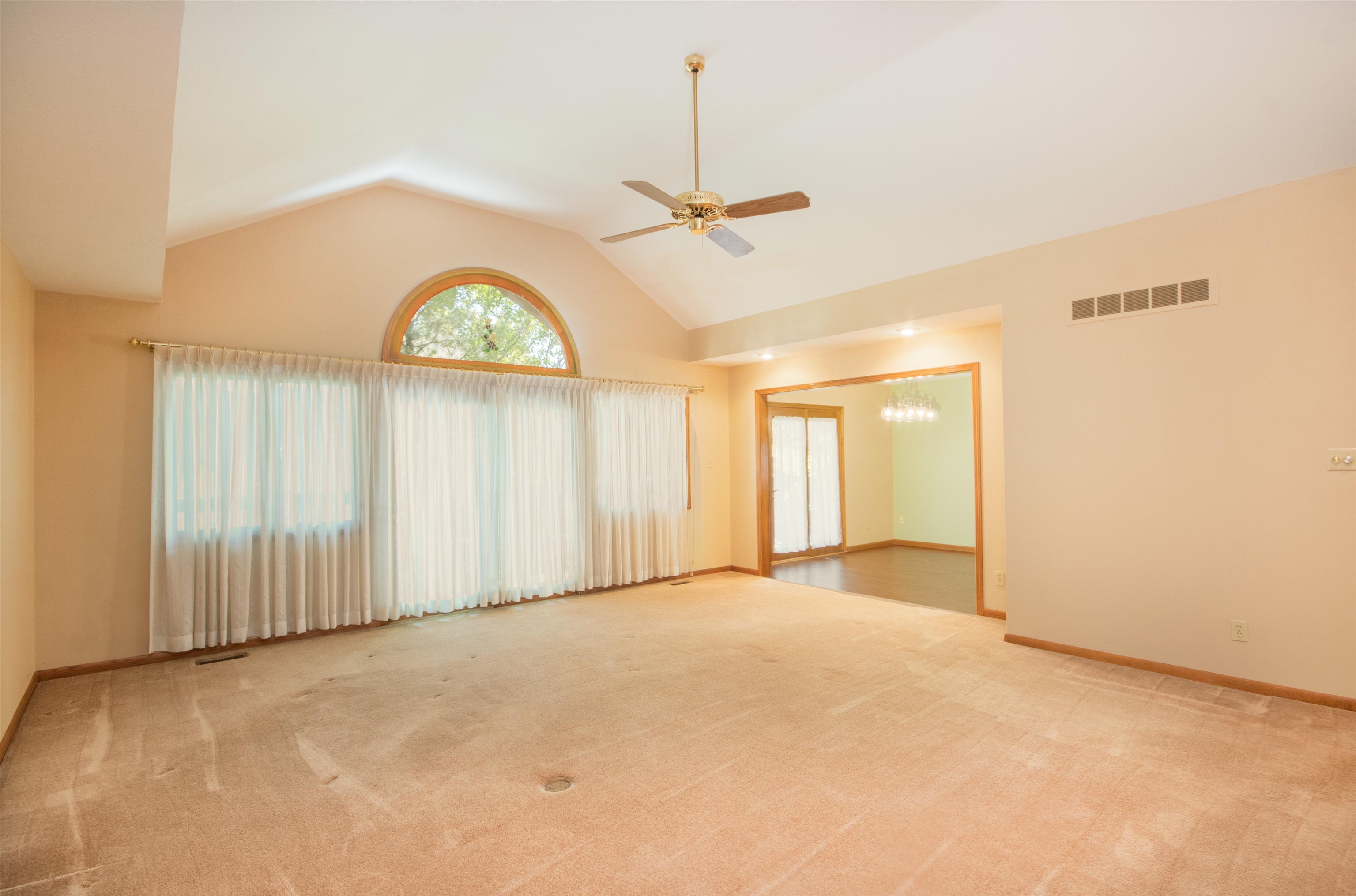 909 North Maize Road Wichita, KS 67212 - Photo 6 of 36