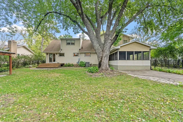 $499,900 | 212 Birchwood Drive, Stillwater, MN 55082