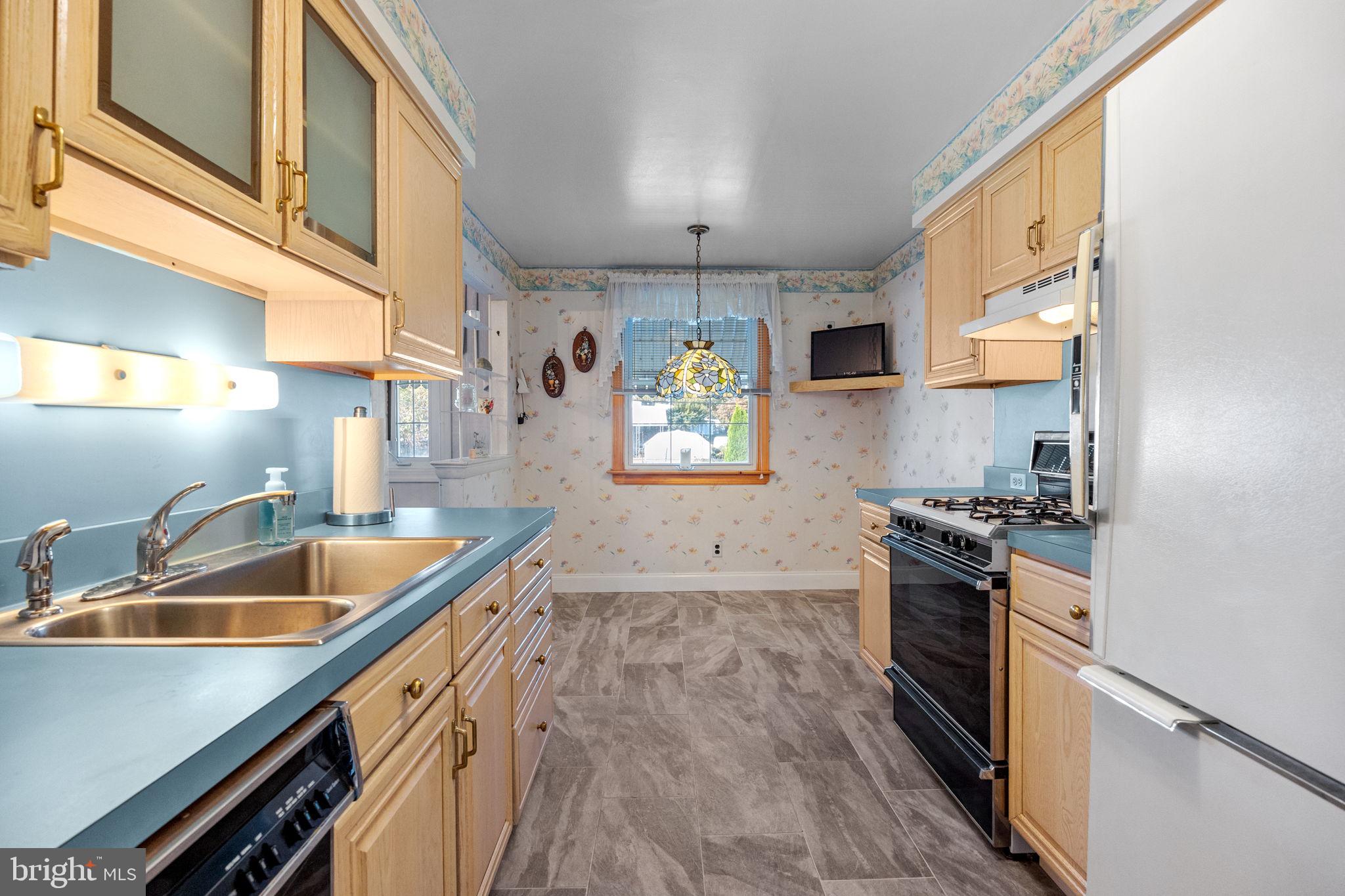 132 Hickory Hill Road Philadelphia, PA 19154 - Photo 12 of 29 Gallery Image 12