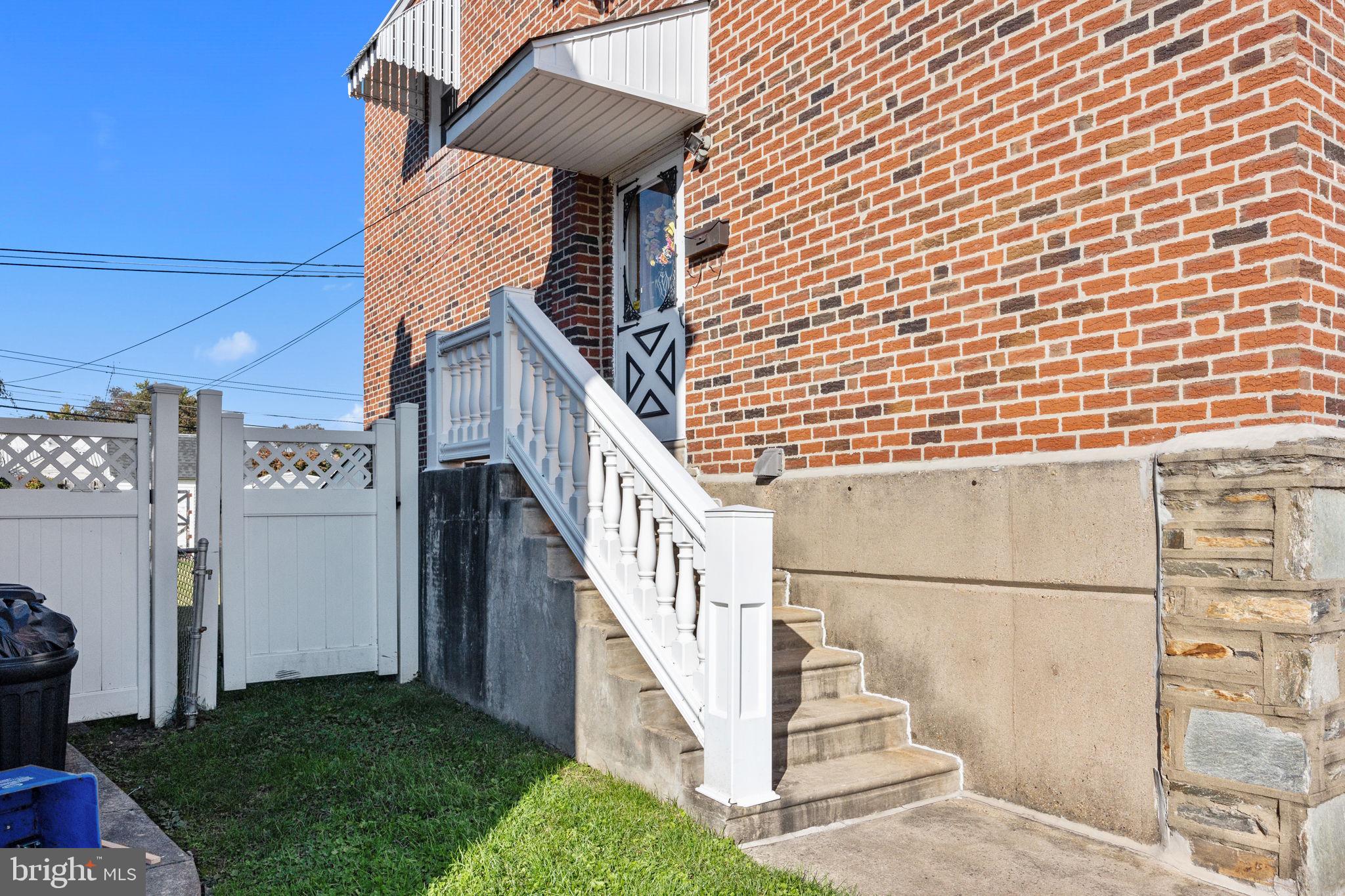 132 Hickory Hill Road Philadelphia, PA 19154 - Photo 3 of 29 Gallery Image 3