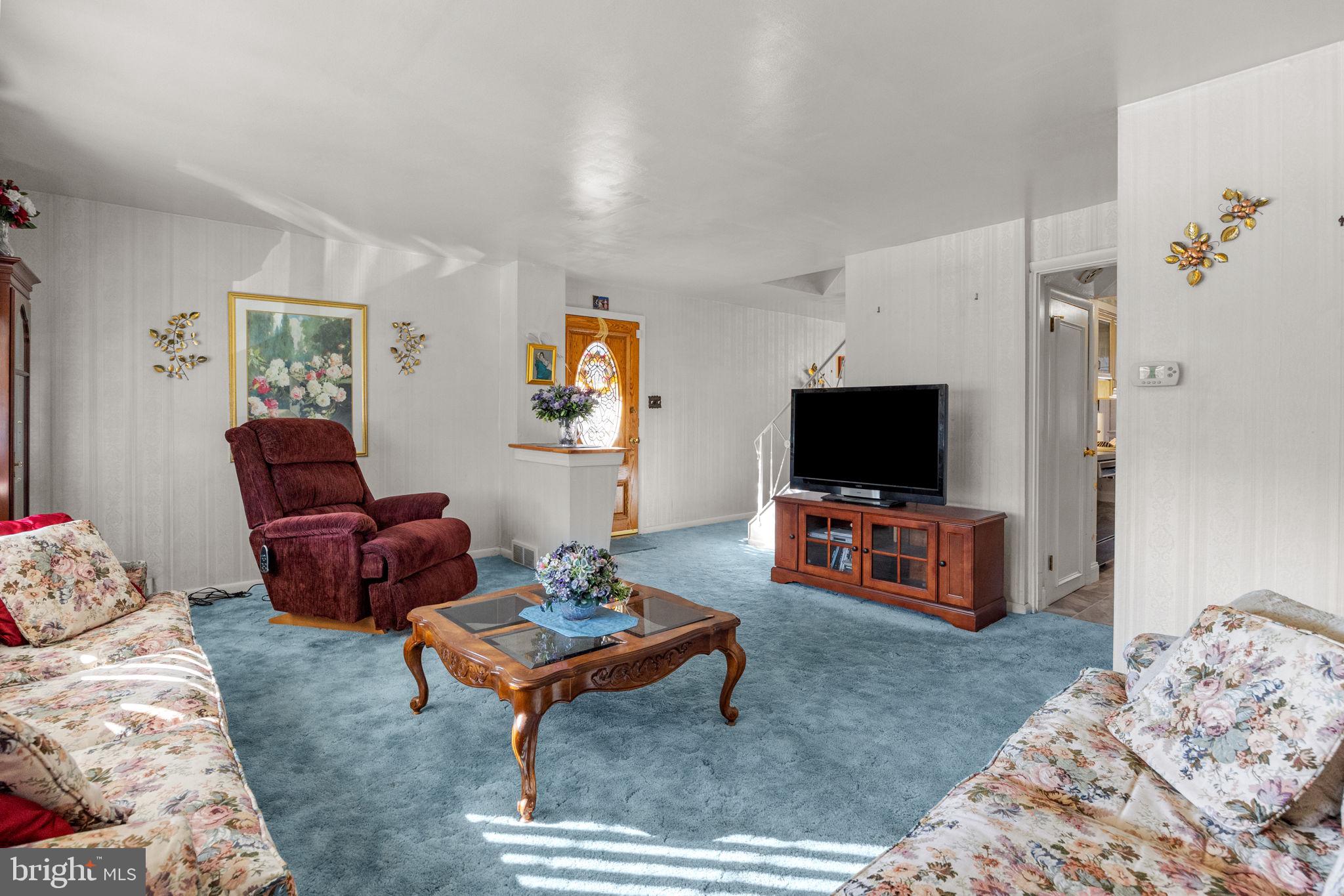 132 Hickory Hill Road Philadelphia, PA 19154 - Photo 5 of 29 Gallery Image 5
