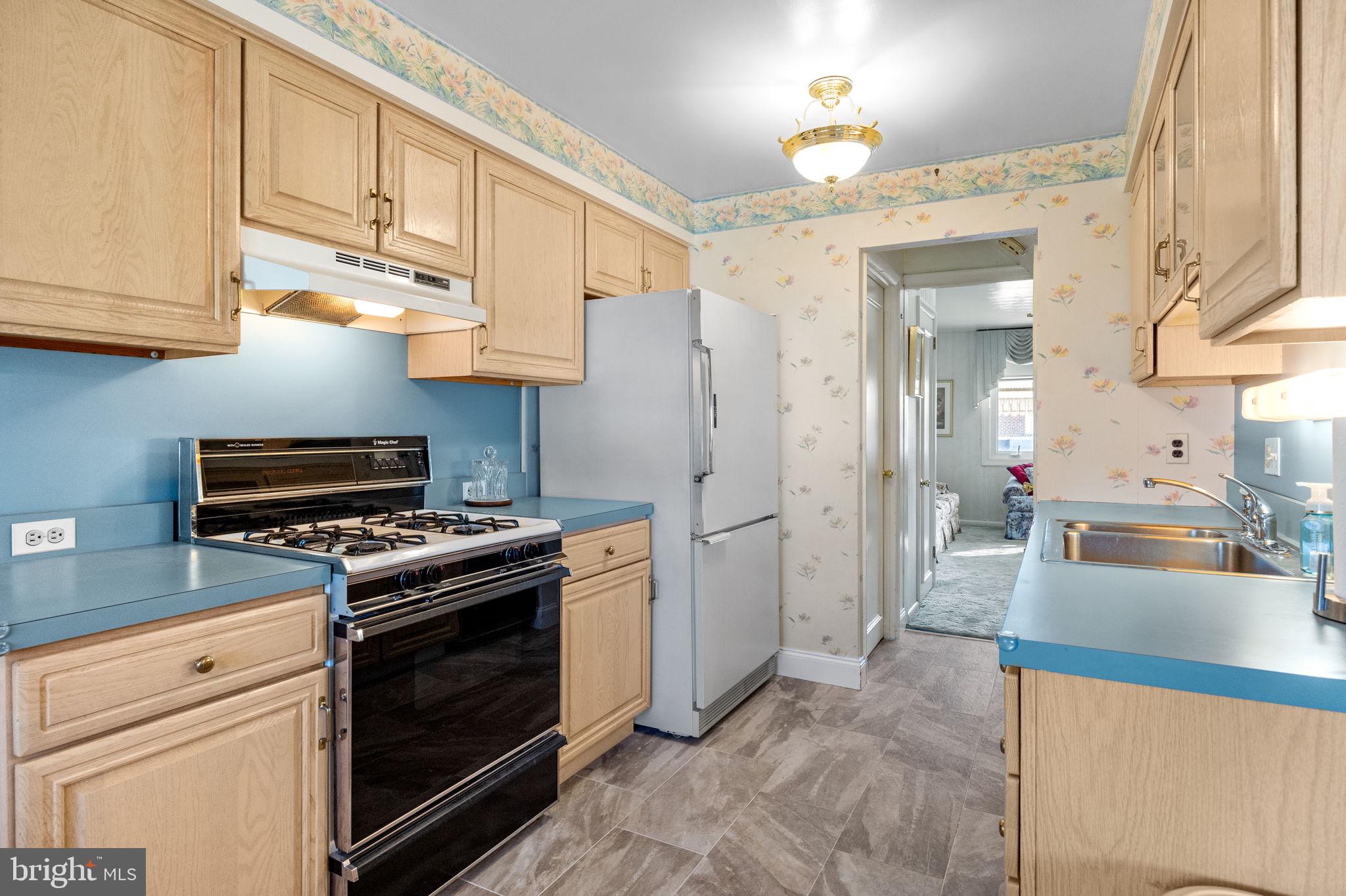 132 Hickory Hill Road Philadelphia, PA 19154 - Photo 10 of 29 Gallery Image 10