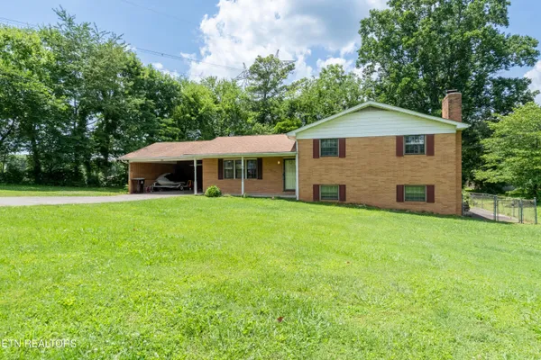 $369,900 | 898 West Cunningham Street, Alcoa, TN 37701