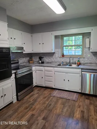 $369,900 | 898 West Cunningham Street, Alcoa, TN 37701