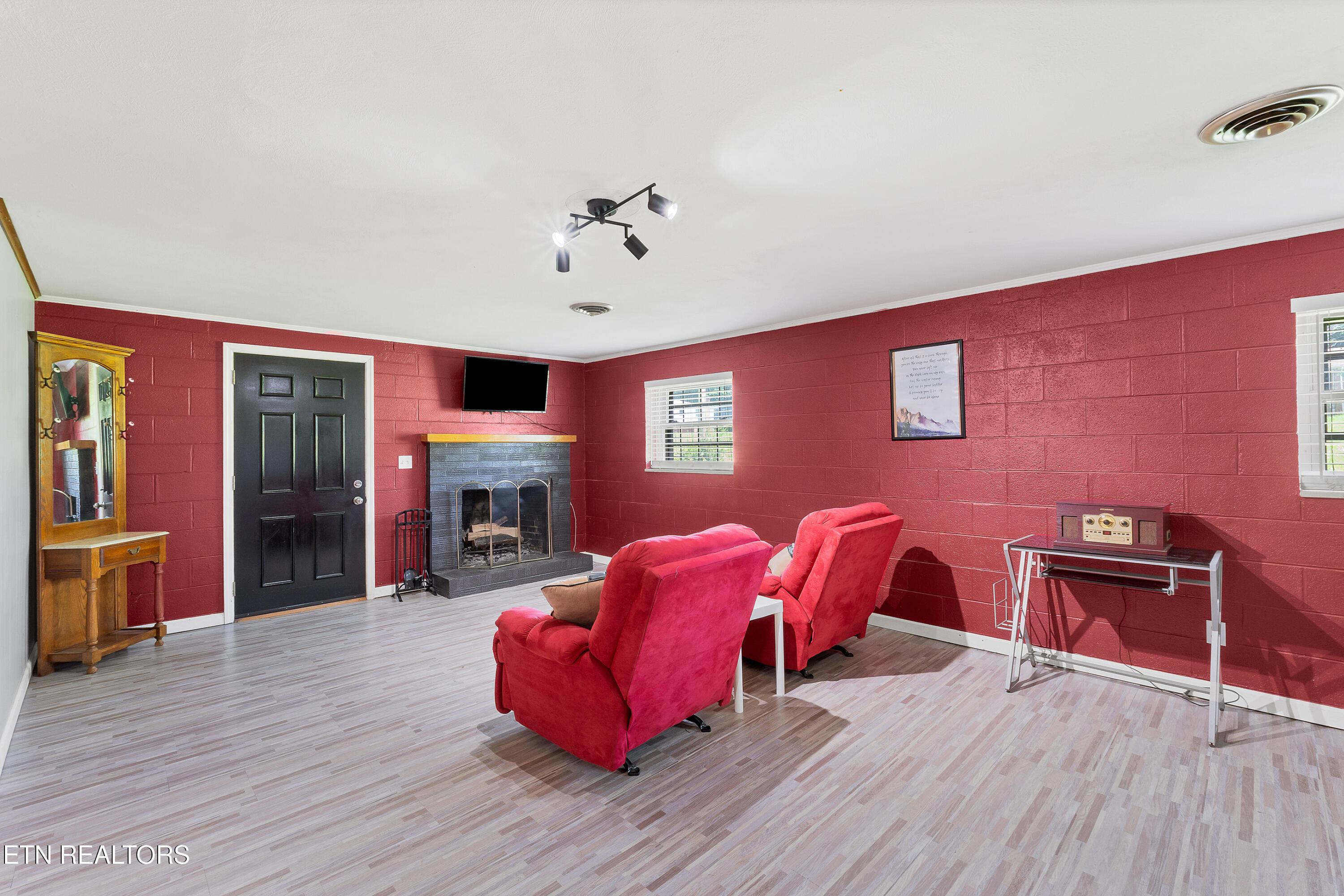 898 West Cunningham Street Alcoa, TN 37701 - Photo 13 of 35 DSC08661