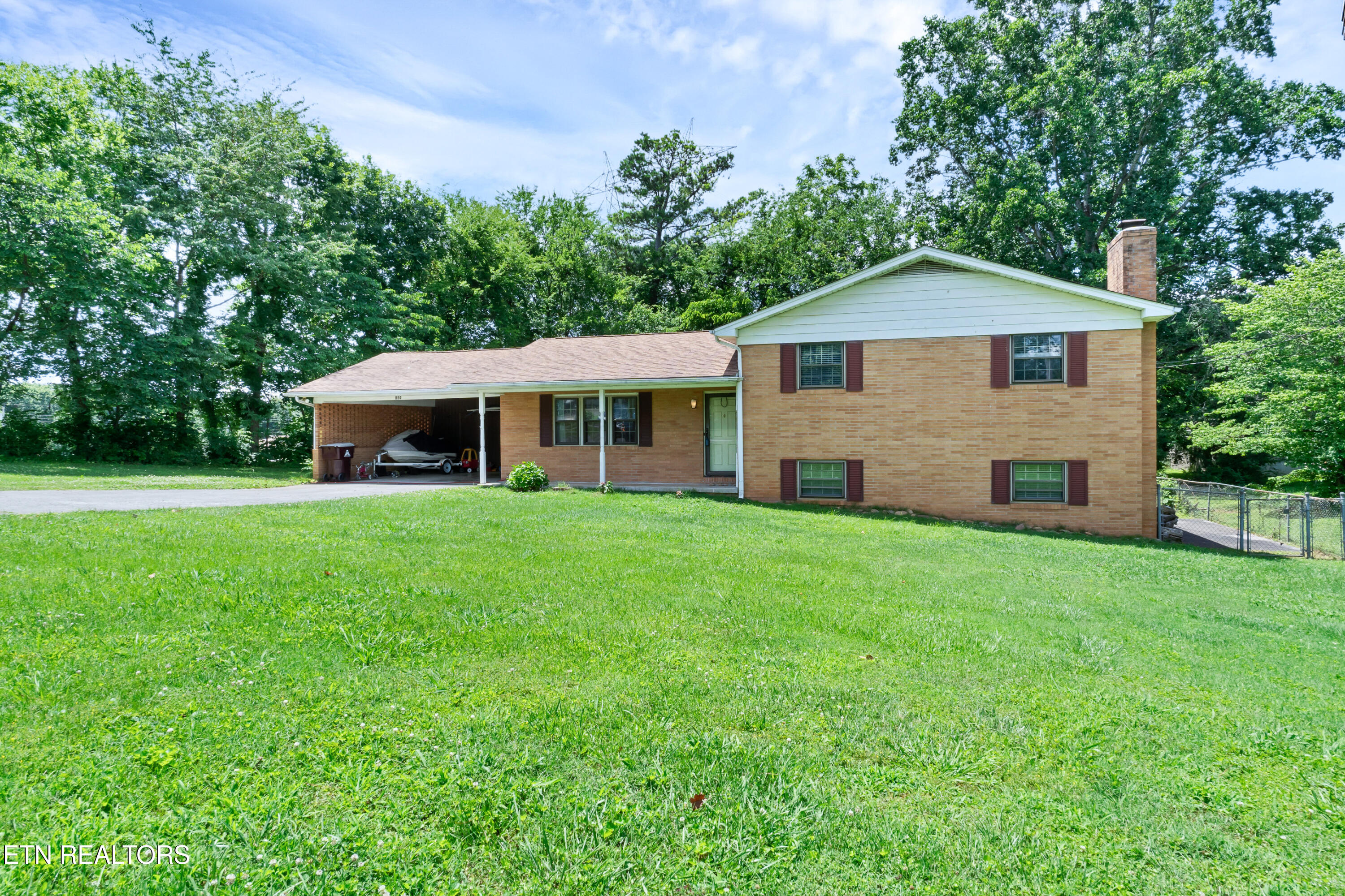898 West Cunningham Street Alcoa, TN 37701 - Photo 25 of 35 DSC08761