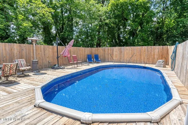 $369,900 | 898 West Cunningham Street, Alcoa, TN 37701