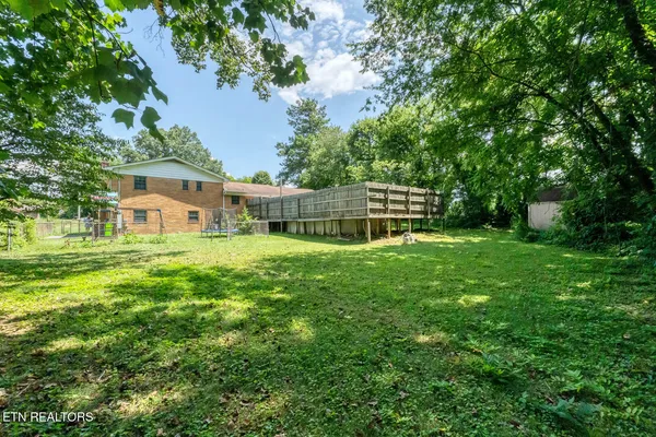 $369,900 | 898 West Cunningham Street, Alcoa, TN 37701