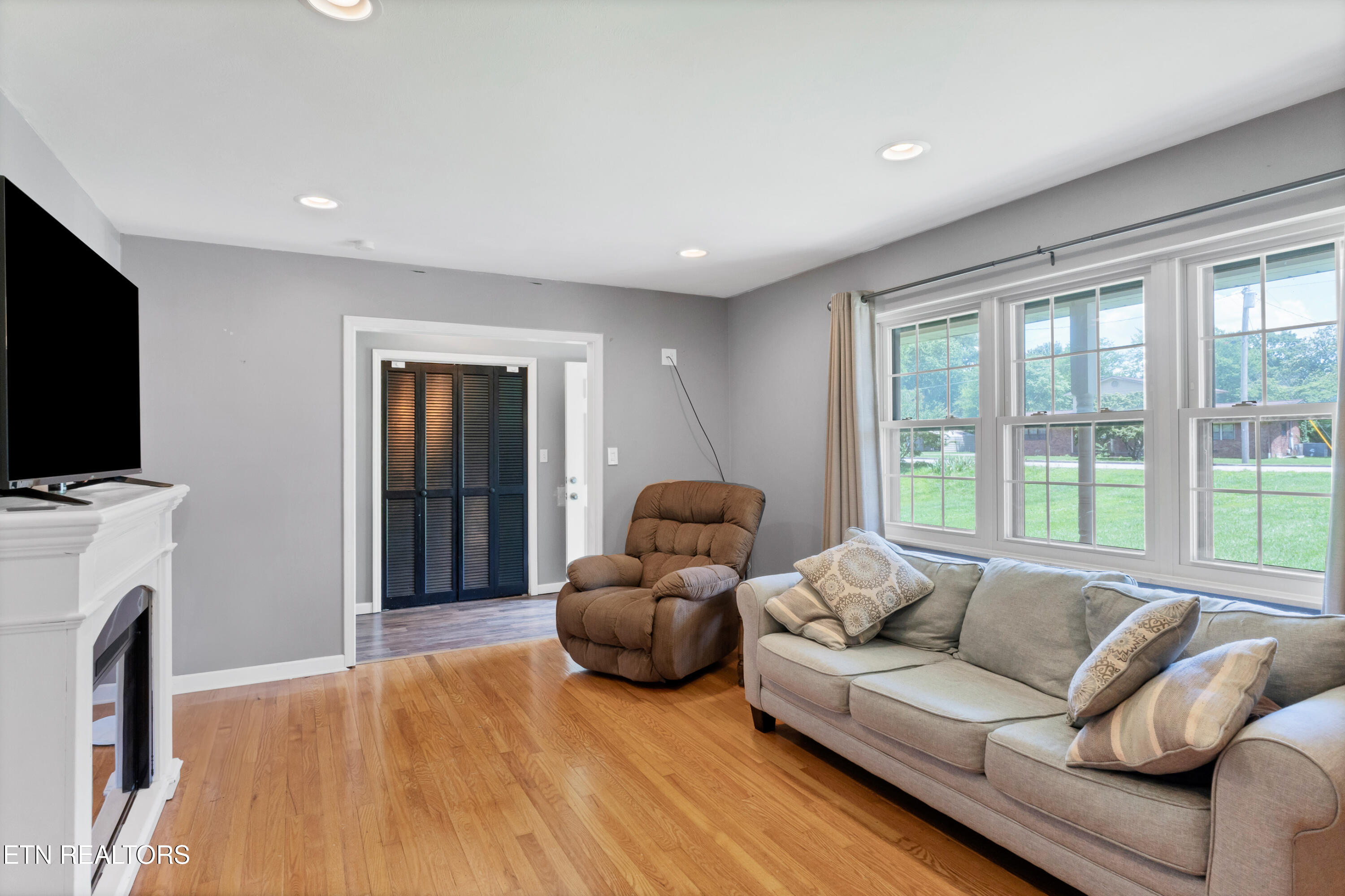 898 West Cunningham Street Alcoa, TN 37701 - Photo 4 of 35 DSC08616