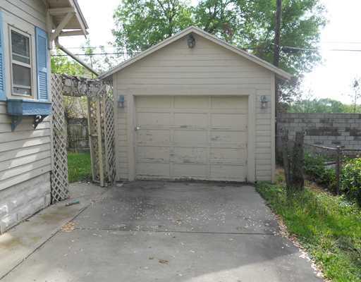 126 East Roseland Springfield, OH 45503 - Photo 2 of 10