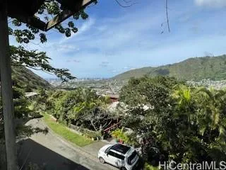 $995,000 | 3249 Beaumont Woods Place, Honolulu, HI 96822