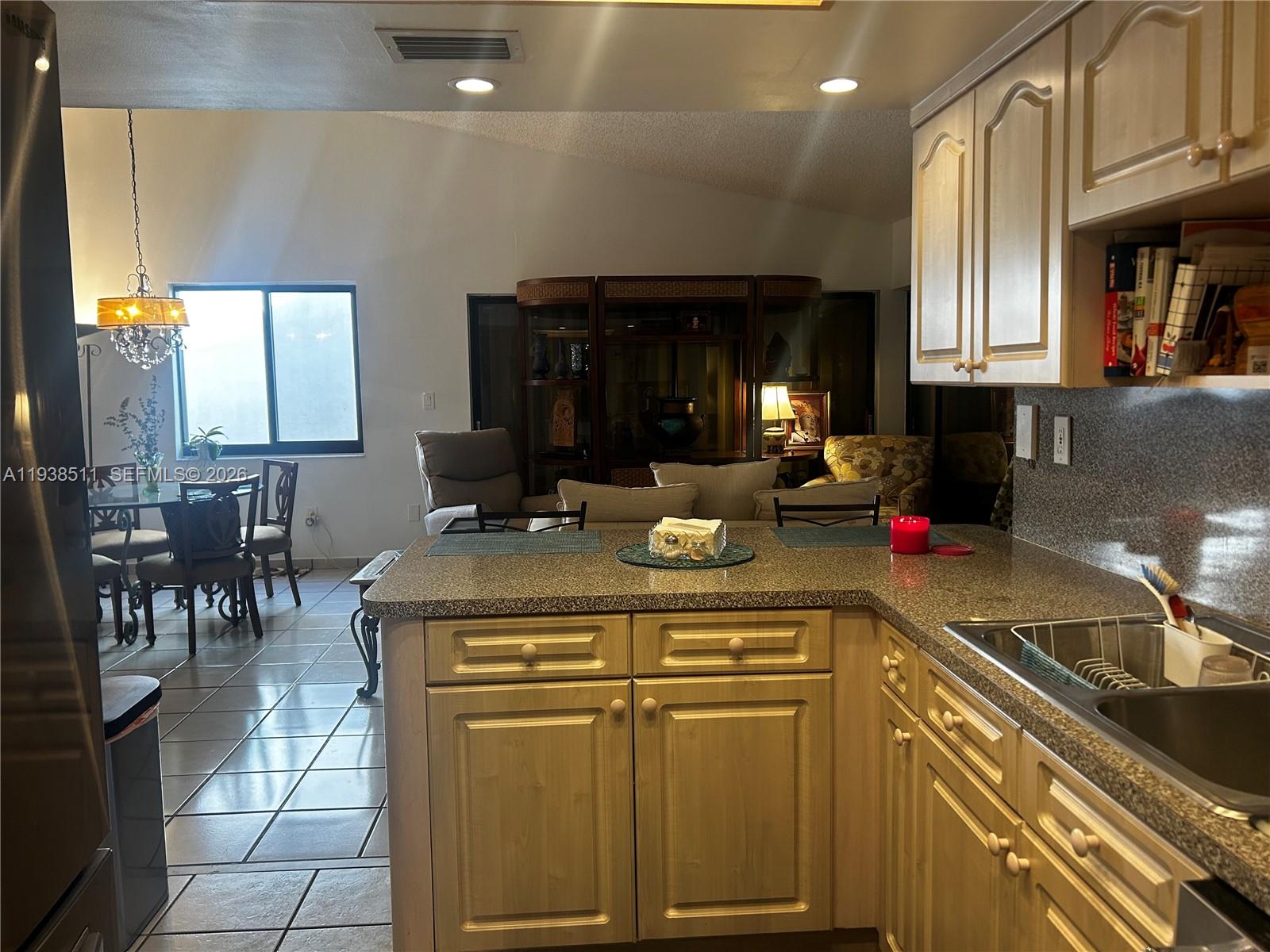 461 Southwest 89th Court Miami, FL 33174 - Photo 9 of 28