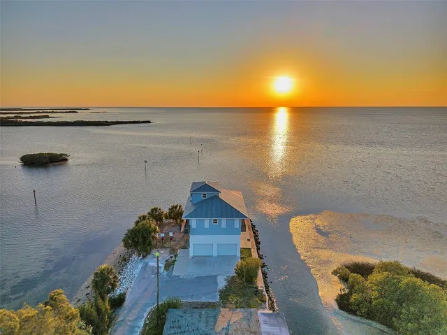 a view of a house with roof