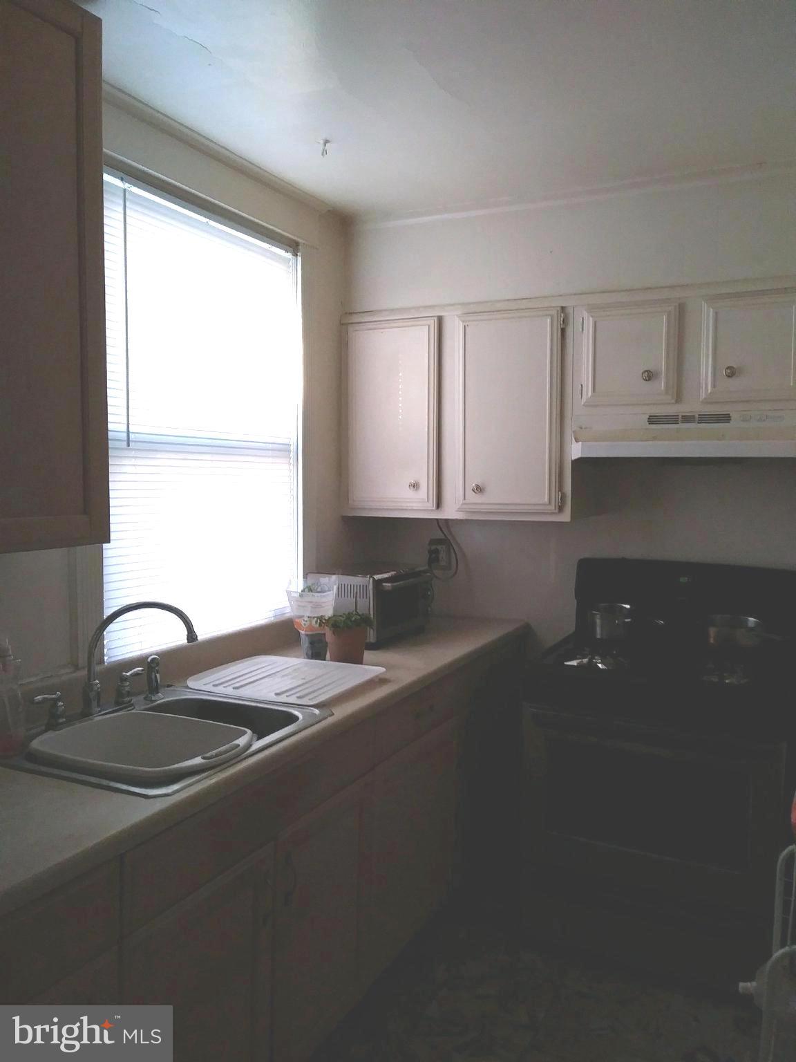228 Heather Road Upper Darby, PA 19082 - Photo 8 of 21