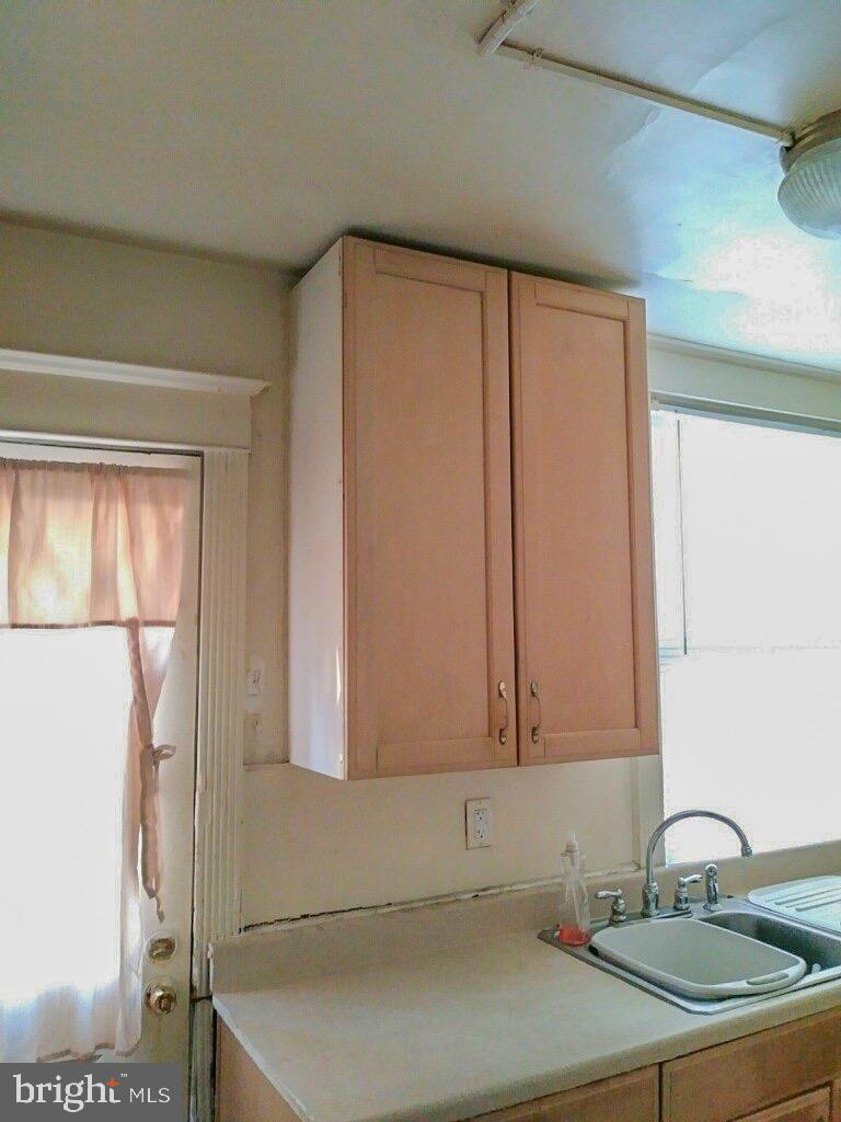 228 Heather Road Upper Darby, PA 19082 - Photo 9 of 21 Kitchen