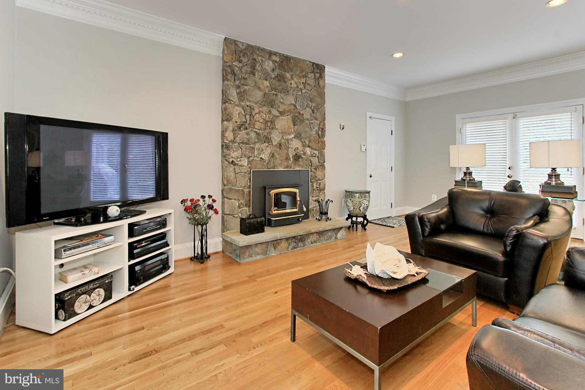 10100 Colvin Run Road Great Falls, VA 22066 - Photo 16 of 30 Family Room