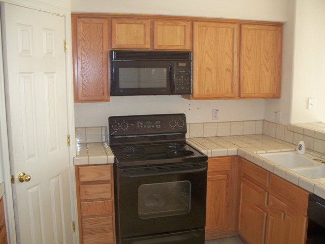 258 Azalea Place Soledad, CA 93960 - Photo 4 of 9 Gallery Image 4