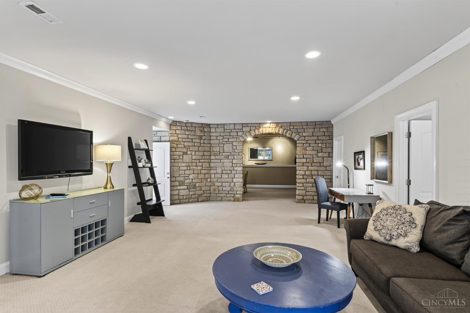 676 Asbury Road Cincinnati, OH 45255 - Photo 47 of 71 Gallery Image 47