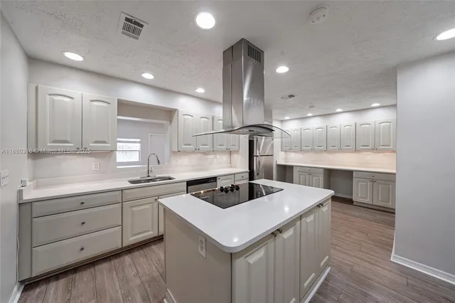 $772,500 | 1000 Northwest 17th Avenue, Boca Raton, FL 33486