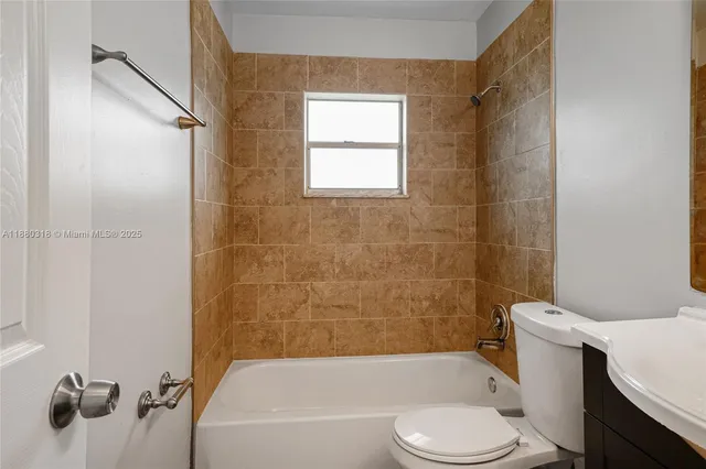 $772,500 | 1000 Northwest 17th Avenue, Boca Raton, FL 33486