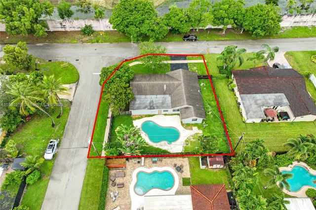 $772,500 | 1000 Northwest 17th Avenue, Boca Raton, FL 33486