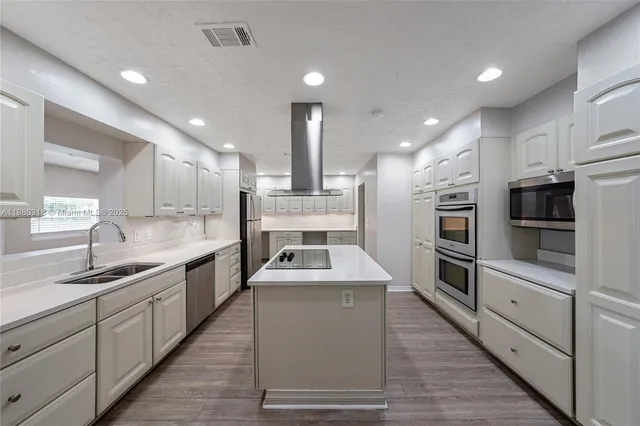 $772,500 | 1000 Northwest 17th Avenue, Boca Raton, FL 33486