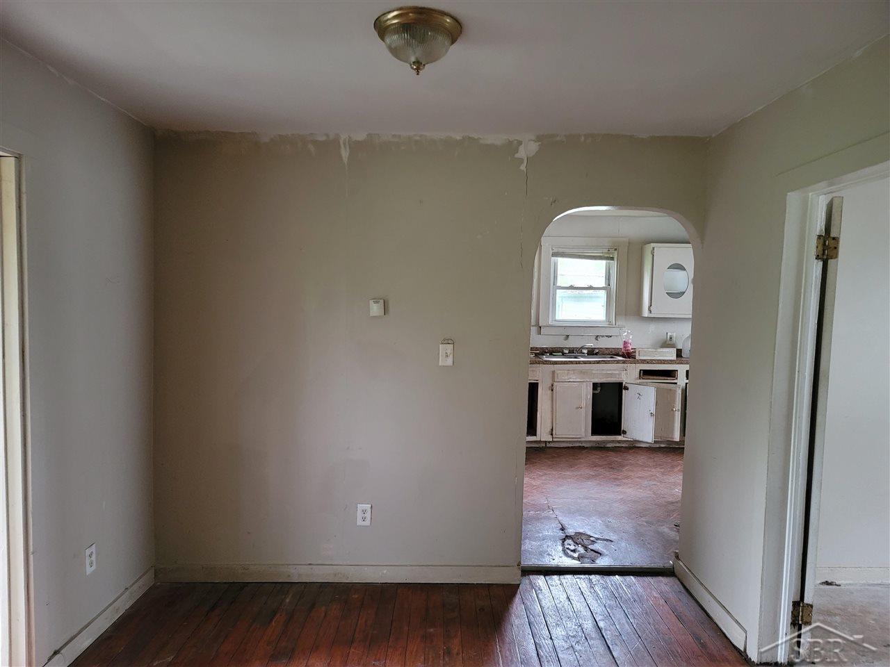 2745 Ruckle Street Saginaw, MI 48601 - Photo 6 of 23 Dining Room