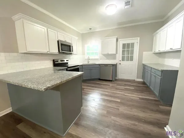 $1,750 | 17117 Ashton Avenue, Greenwell Springs, LA 70739