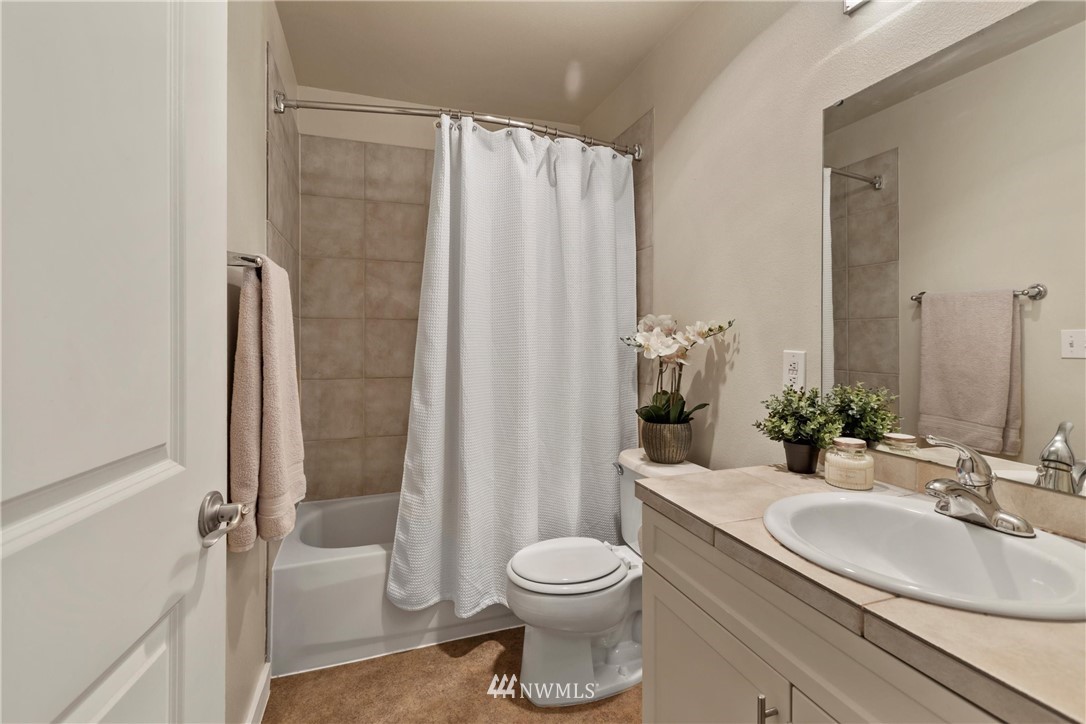 3914 243rd Place Southeast, Unit L204 Bothell, WA 98021 - Photo 19 of 27