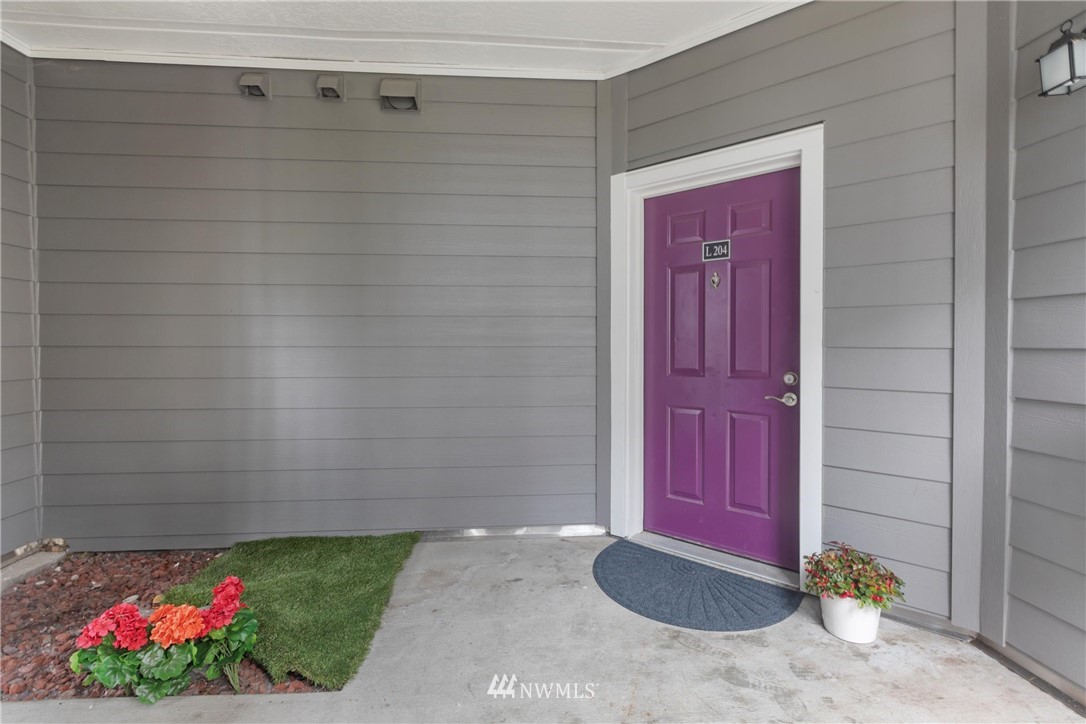 3914 243rd Place Southeast, Unit L204 Bothell, WA 98021 - Photo 3 of 27