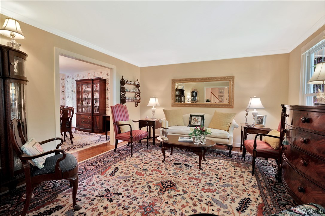 14301 Newgate Road Midlothian, VA 23113 - Photo 16 of 37 a living room with furniture a rug and a table