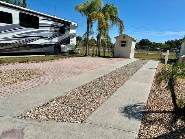 $83,000 | 2920 Fairway Drive, Bowling Green, FL 33834