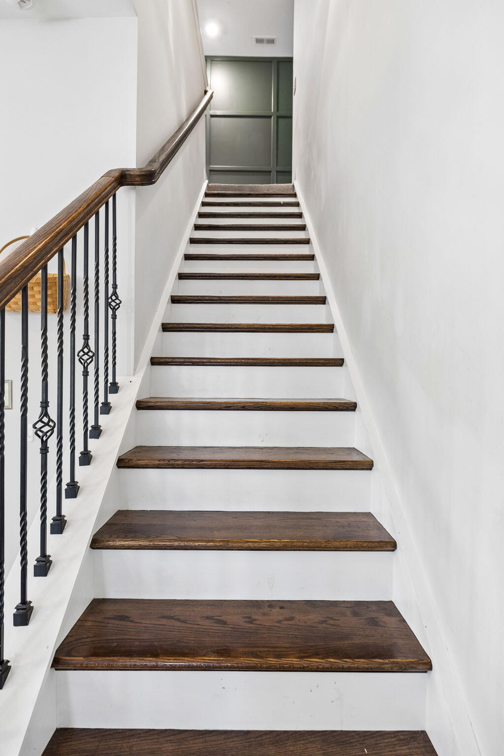 1648 Buttonwood Loop Chattanooga, TN 37421 - Photo 17 of 44 Stairs to top level