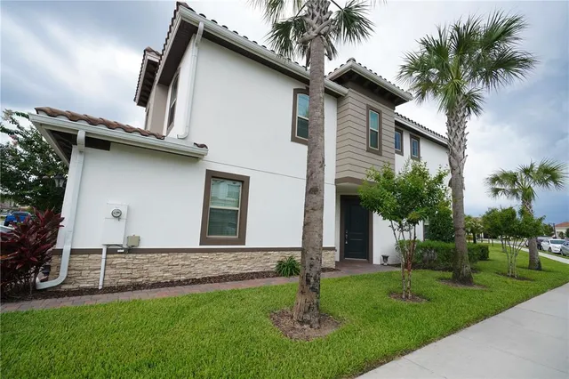 a front view of house with yard