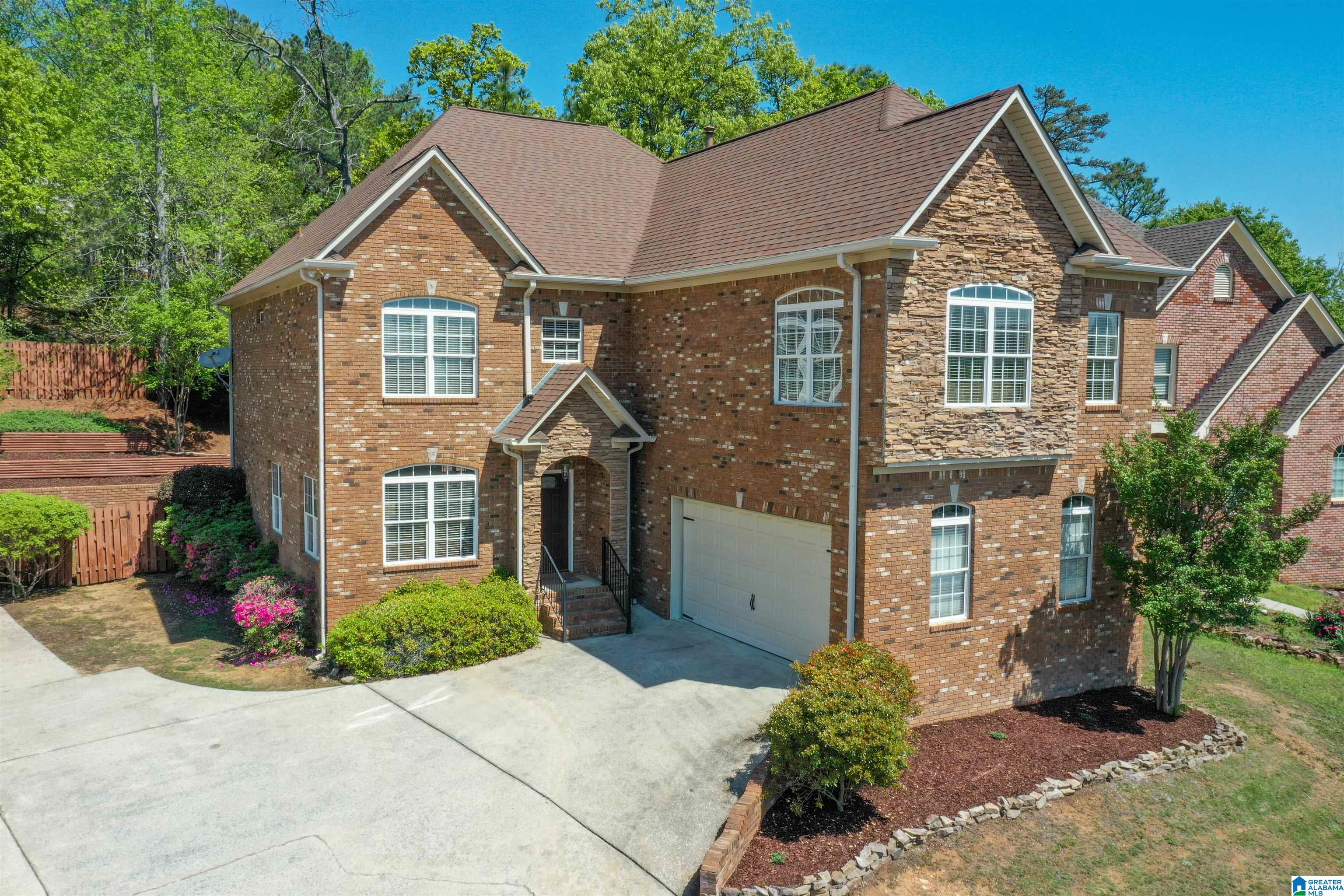 841 Meadow Ridge Lane Birmingham, AL 35242 - Photo 2 of 32