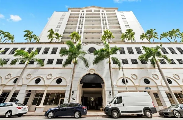$3,500 | 357 Almeria Avenue, Unit 802, Coral Gables, FL 33134
