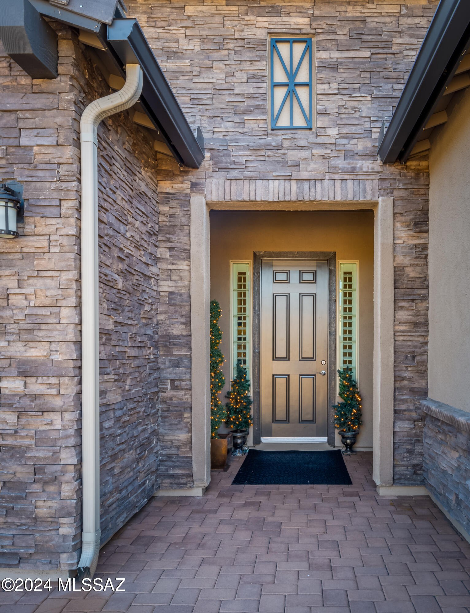 465 West Red Ribbon Lane Oro Valley, AZ 85755 - Photo 3 of 40