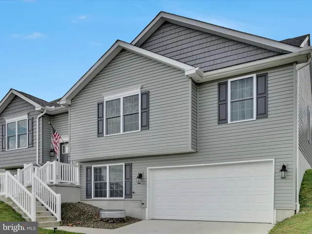 $369,900 | 14 Ridge Vista Drive, Pine Grove, PA 17963