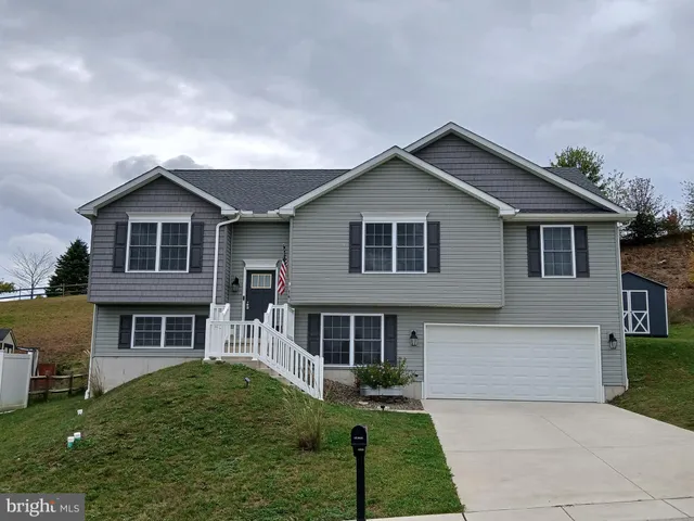 $369,900 | 14 Ridge Vista Drive, Pine Grove, PA 17963