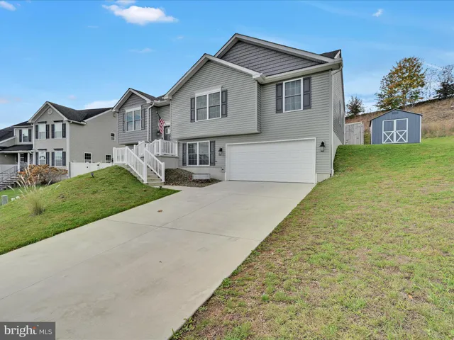 $369,900 | 14 Ridge Vista Drive, Pine Grove, PA 17963