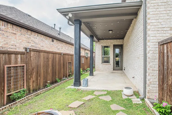 $3,800 | 17644 Sequoia Drive, Dallas, TX 75252